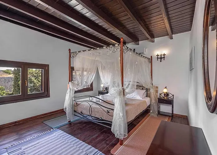 Saint Michel Collection - Old Town Hotel 3*