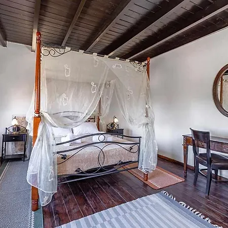 Saint Michel Boutique 3*