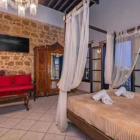 Hotell Saint Michel Old Town 3*