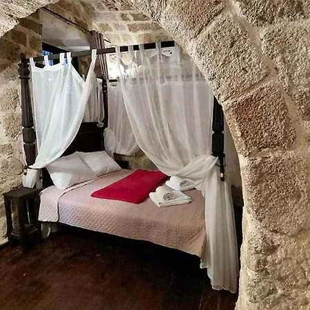 Saint Michel Old Town Hotel 3*